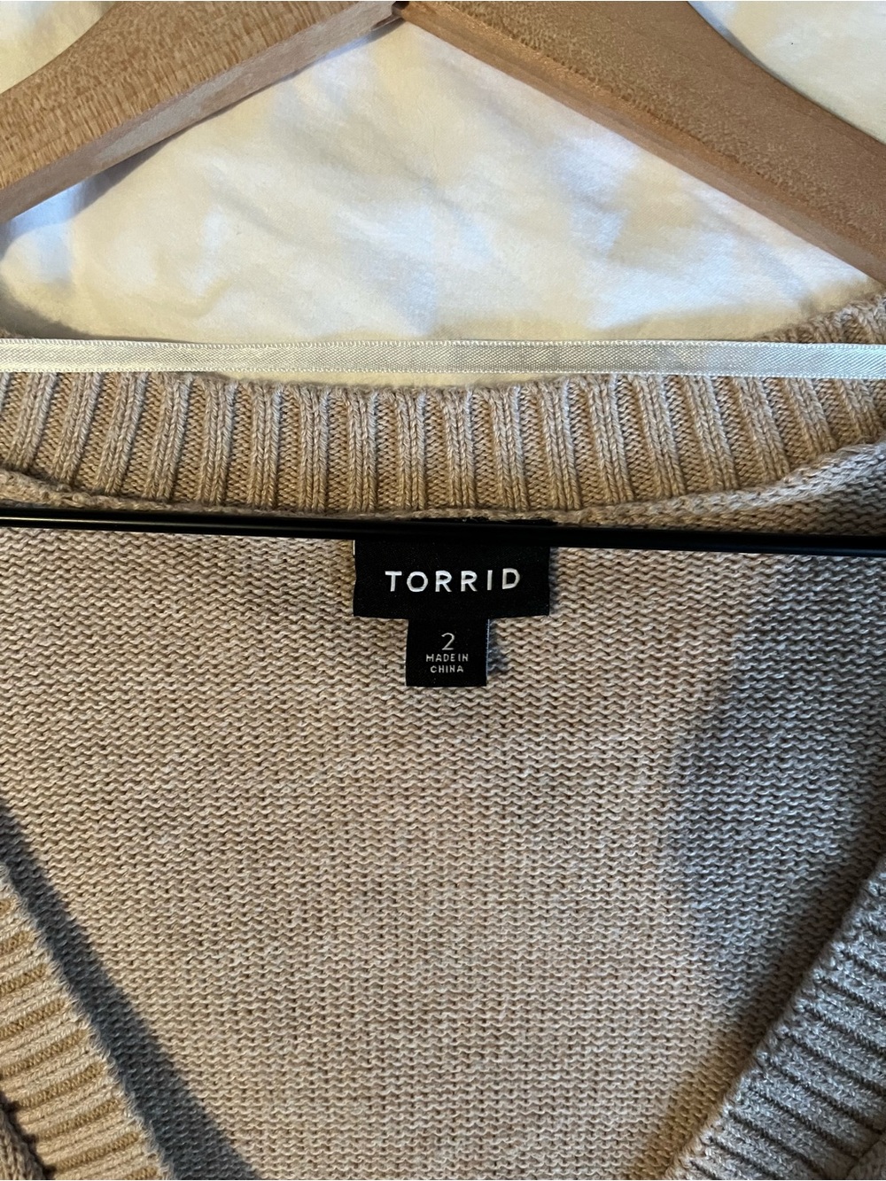 Torrid Beige Floral Appliqué Boxy Cardigan Sweater Size 2X 100% Cotton - Picture 7 of 10